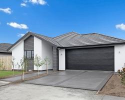 001 Open2view ID343476 10 urihia st1
