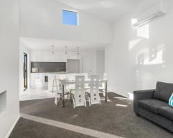 553915 3 Listing v2